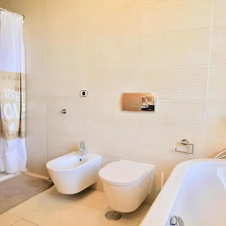 Luxury 2 Bed/2 Bath Sea And Mountain View Appartement *